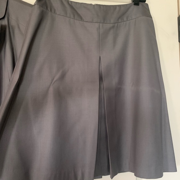 Two piece suit, grey, skirt and jacket - Picture 2 of 2